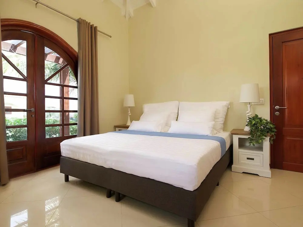 Beautiful Holiday Home in Curaçao With Swimming Pool