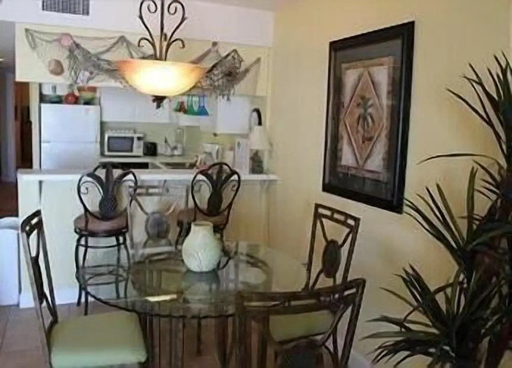 Clearwater 1C by ALBVR - Beautiful Beachfront Views! Great location