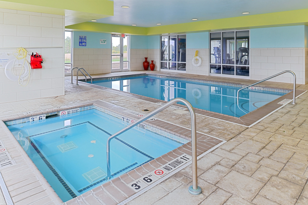 Holiday Inn Express & Suites Terre Haute by IHG
