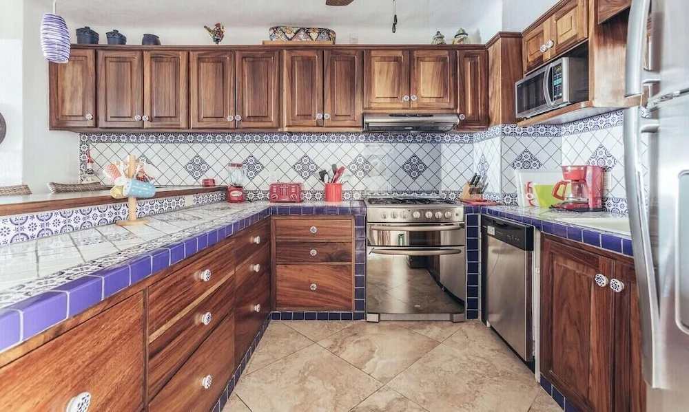 Ocean View 2Br Condo-balcony-beach-pool - 711