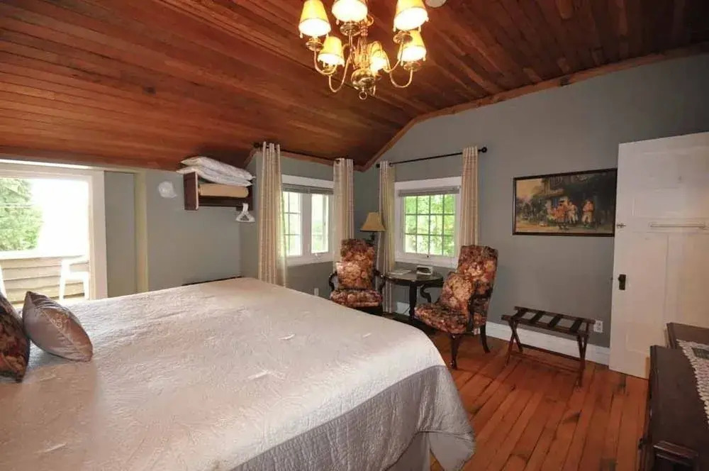 Whispering Pines B&B