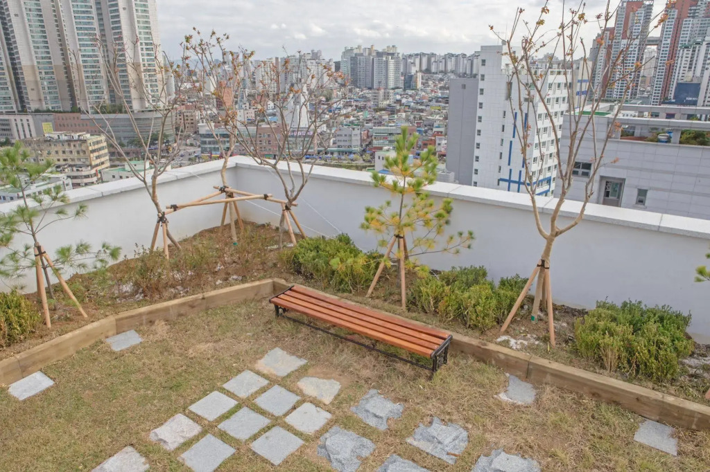 D Seven Suites