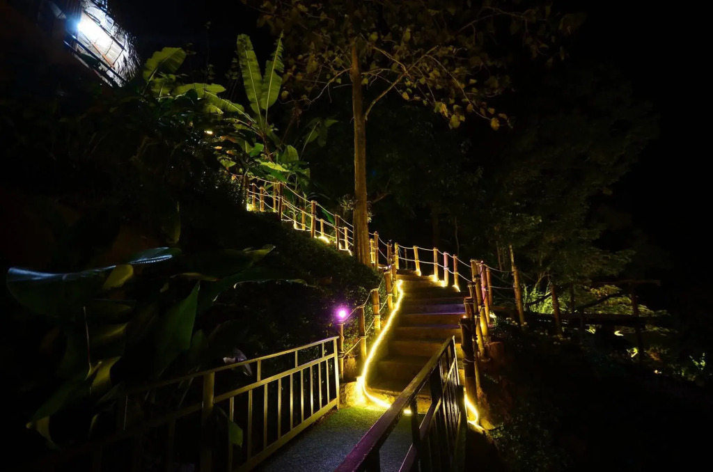 Sainamtok Resort