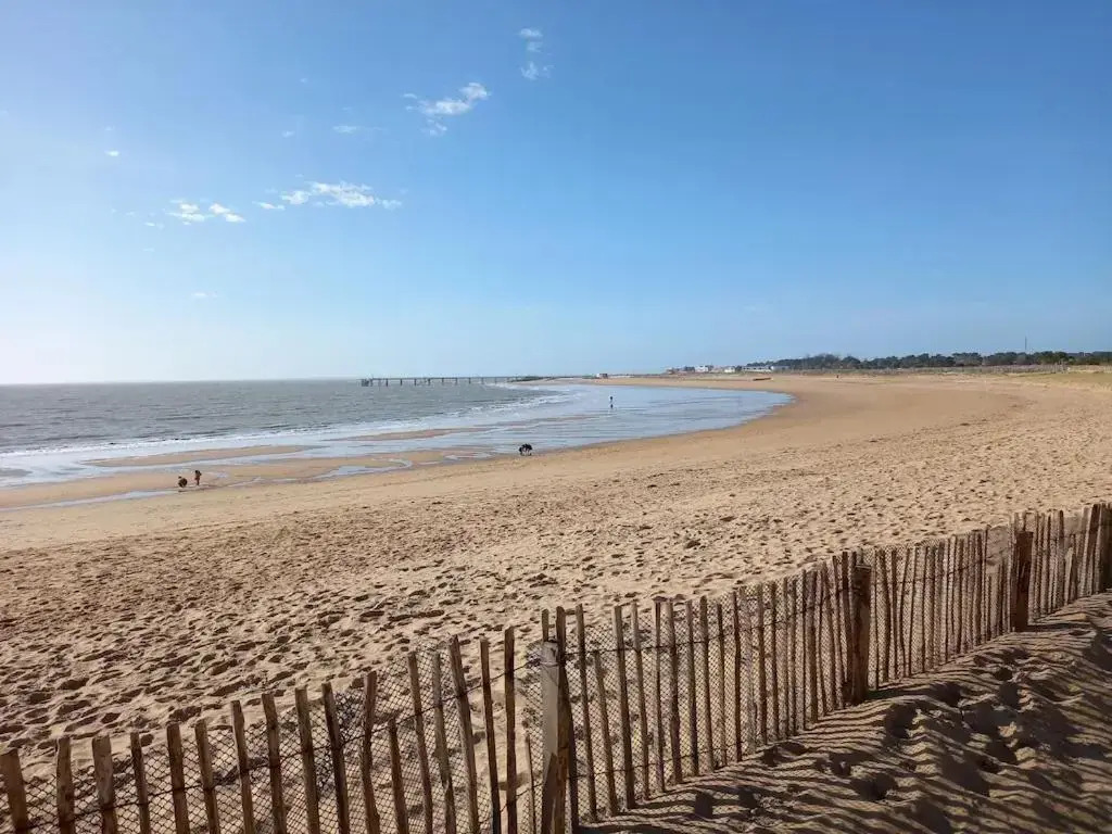 Appartement rez-de-chaussée 500 m de la plage Ste Anne