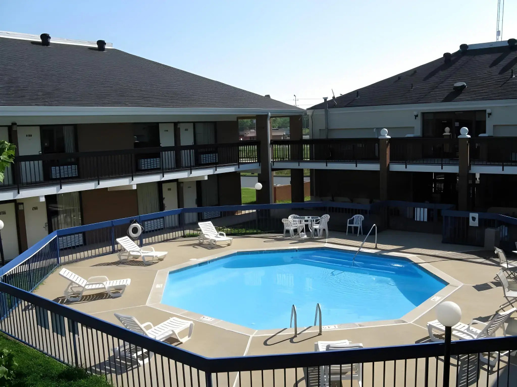 Walking Horse Lodge