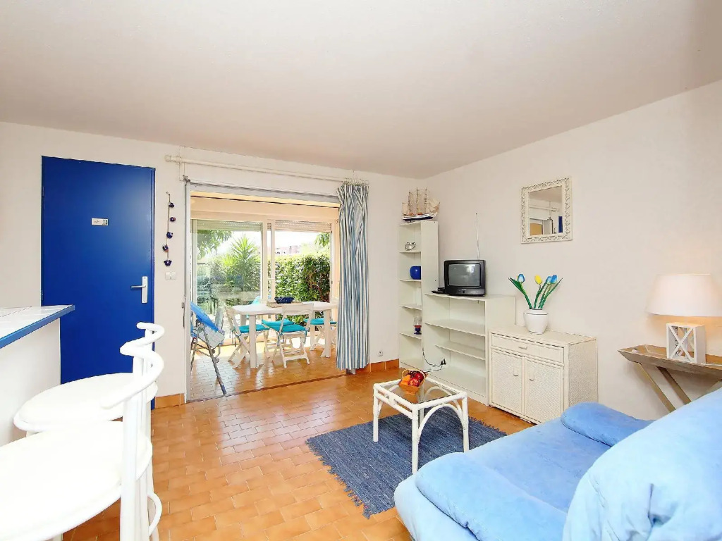 Apartment Les terrasses de la Plage-1 by Interhome