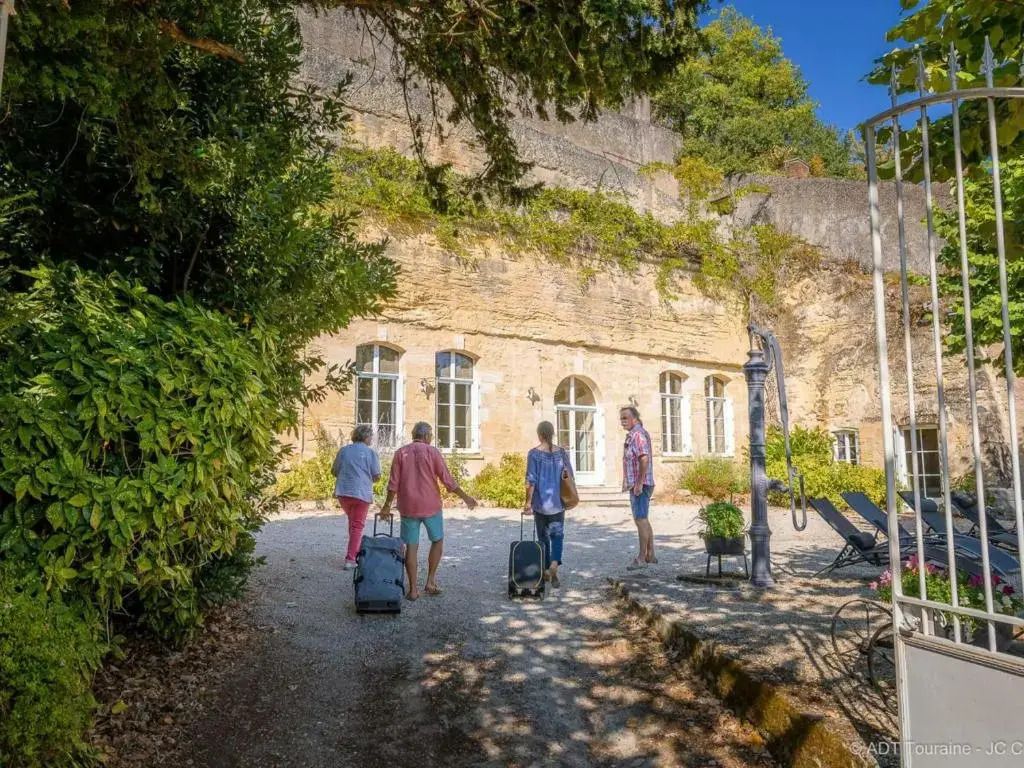 Maison troglodyte de charme avec salle de jeux et spa à Vouvray - FR-1-381-87