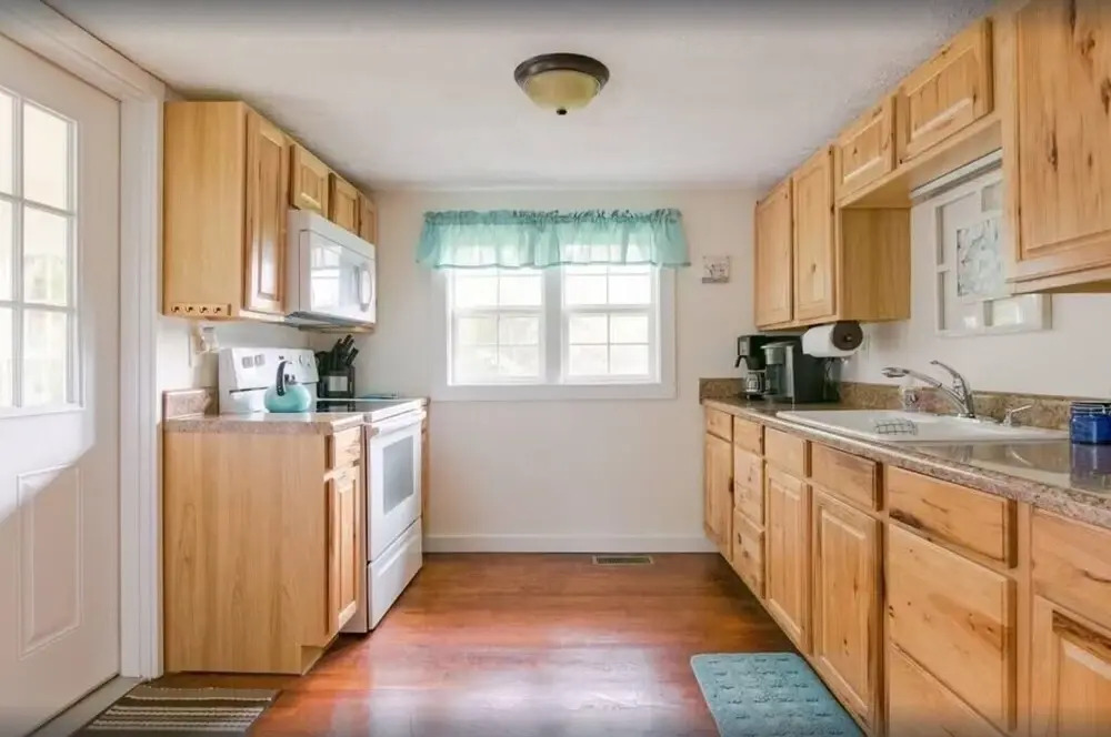 A Mountain Cottage 2 Bedroom Cabin by RedAwning