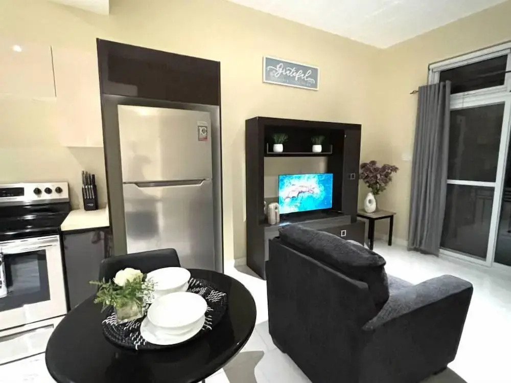 One Bedroom City Apartment with Pool