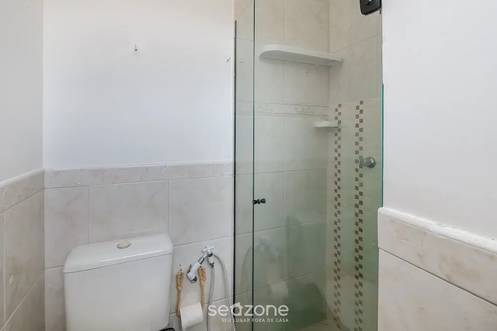 Spacious House w/ Pool in Guarajuba Cag0003