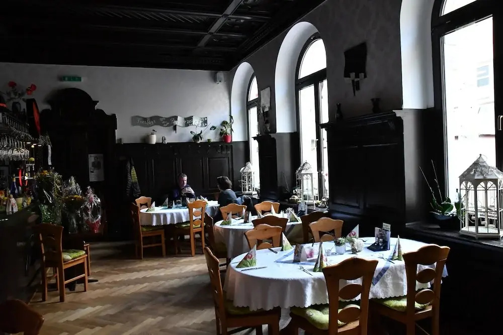 Hotel Mauritius - Im Herzen von Crimmitschau - Frühstück buchbar - Fahrradbox