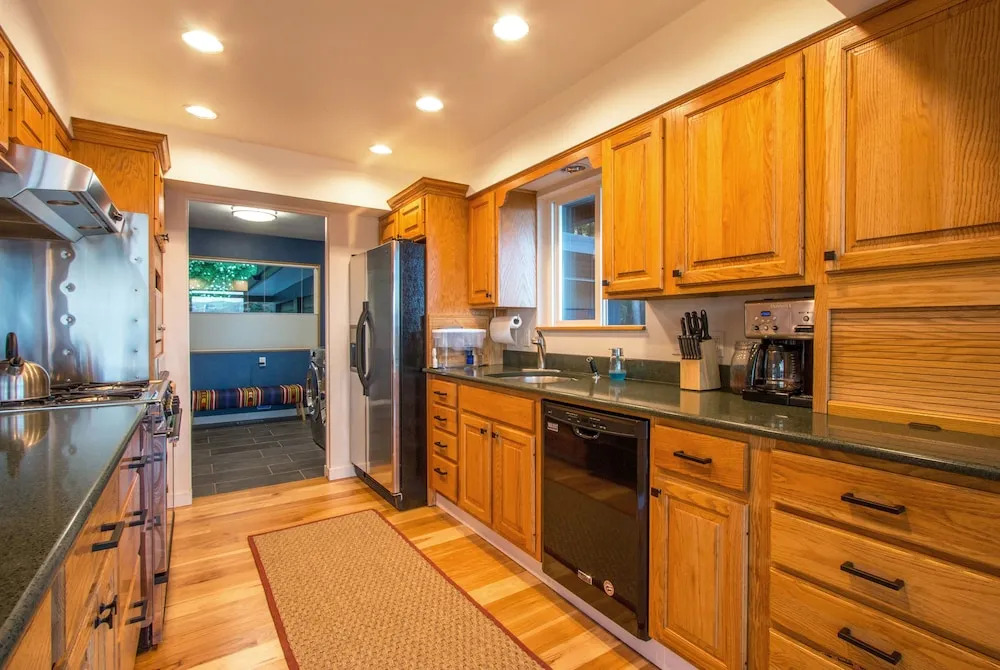 Eye On The Gorge 2 Bedroom Home by RedAwning