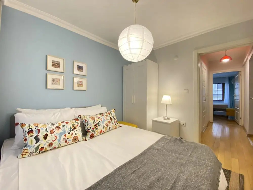 Charming and Central Flat with Balcony in Beyoglu