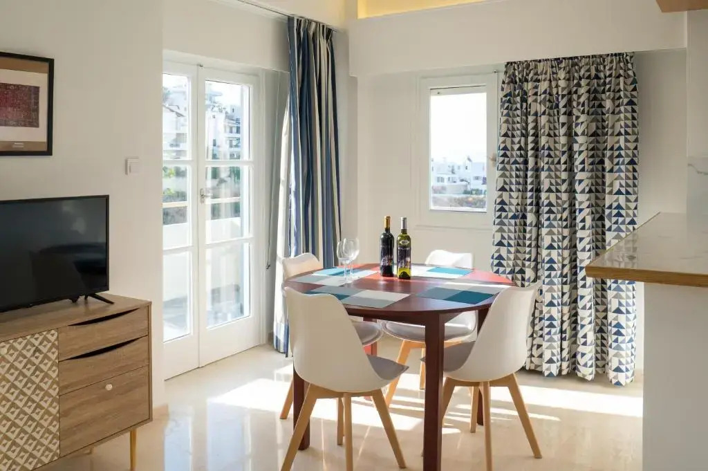 CHROMA Lodge Rafina