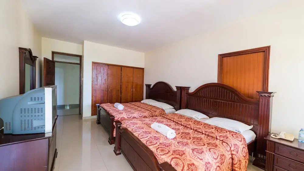 Golf Lane Hotel