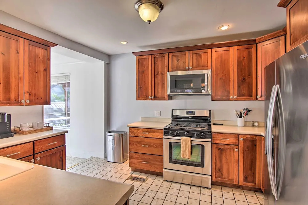 Charming Tulsa Bungalow w/ Furnished Deck!