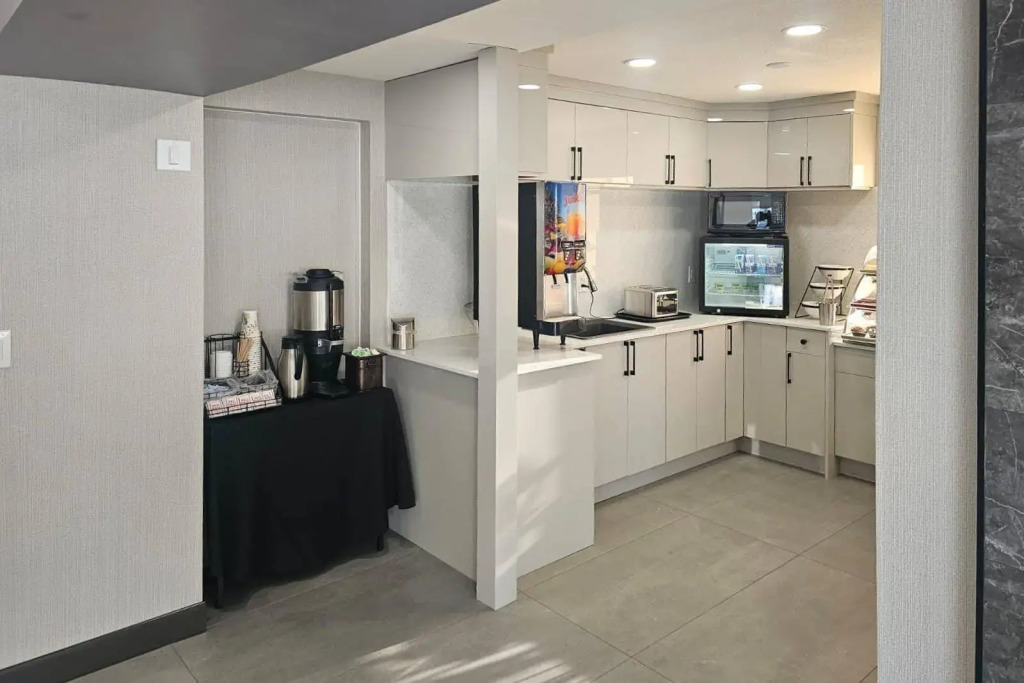 Rodeway Inn & Suites