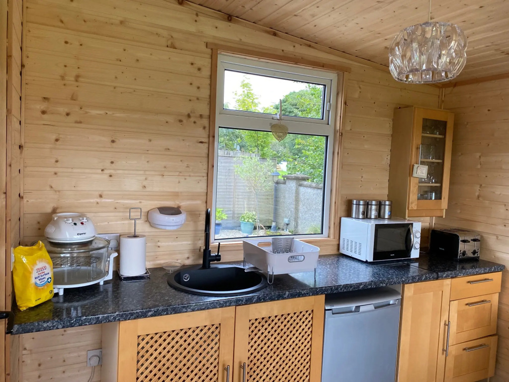 Elagh View B&B Twin En-Suite Room