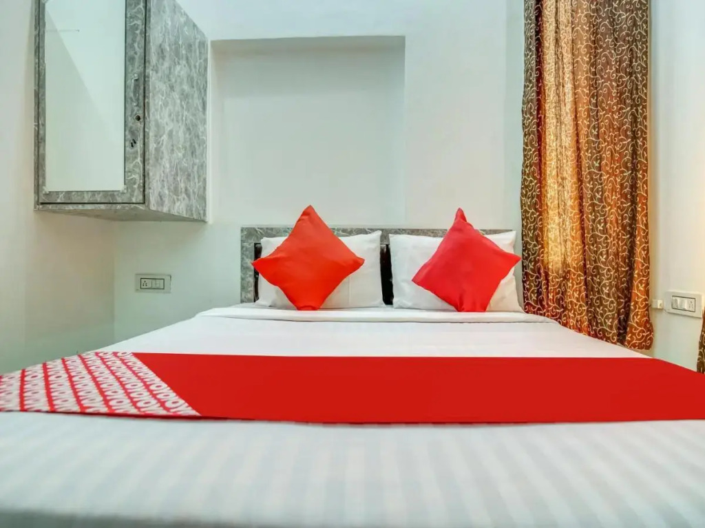 OYO 80485 Laser Tower Home Stay