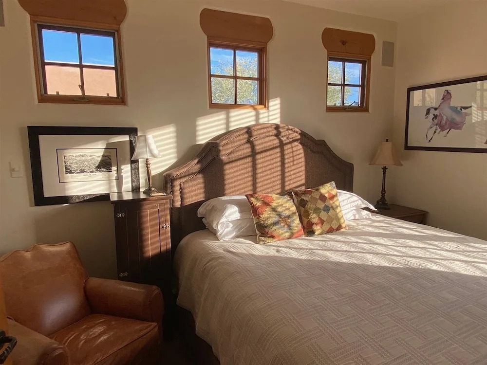 Piñon Dream - Walk to The Plaza, Comfortable Southwestern Style