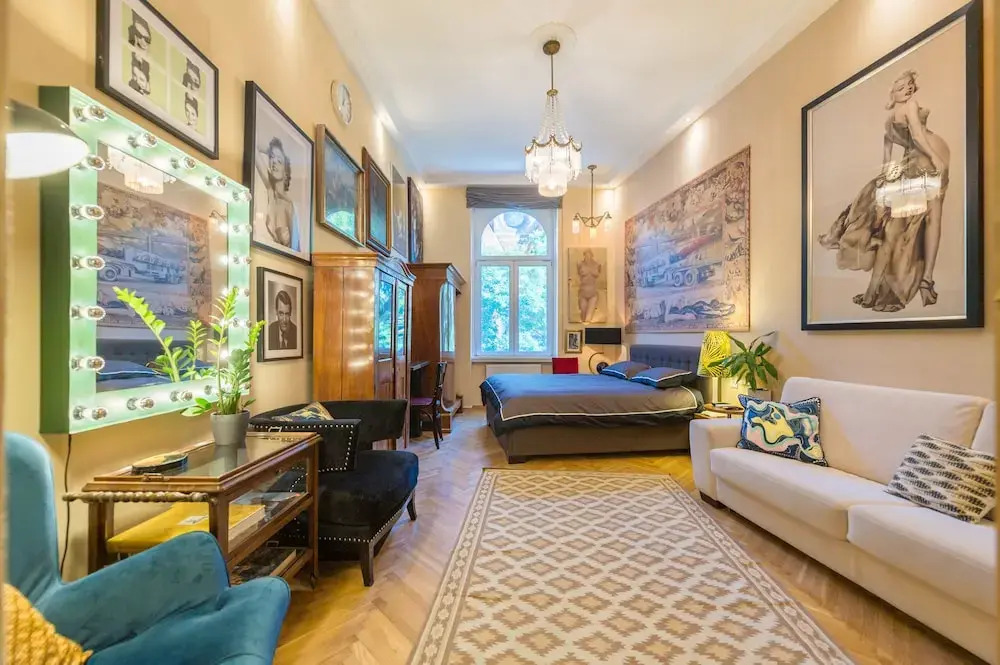 Venus Apartments - The Actor´s Den