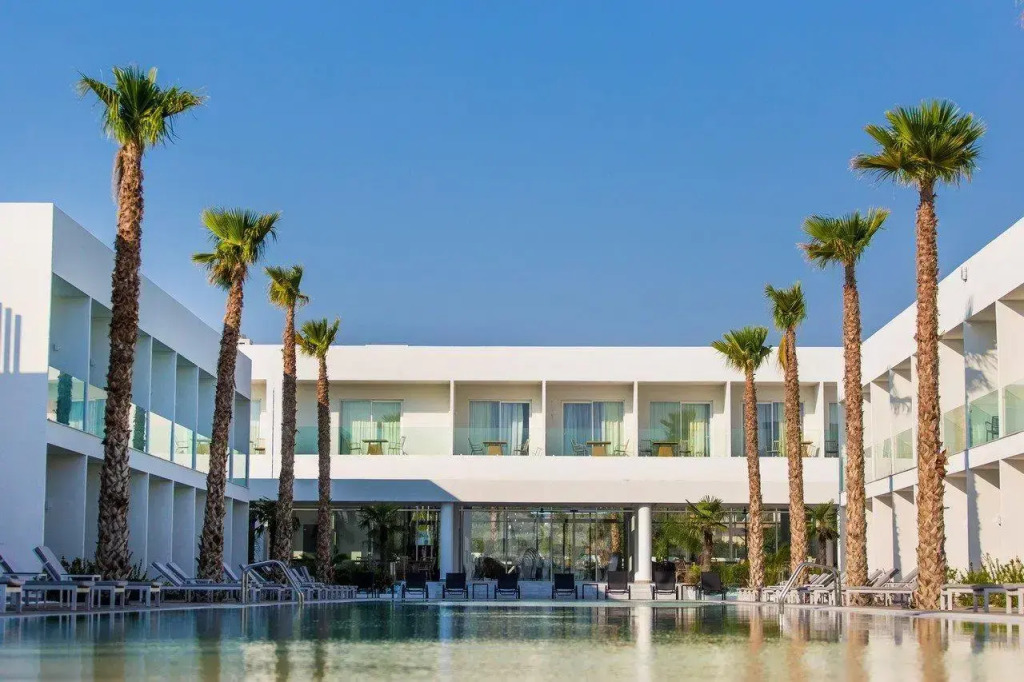 White Dreams Resort