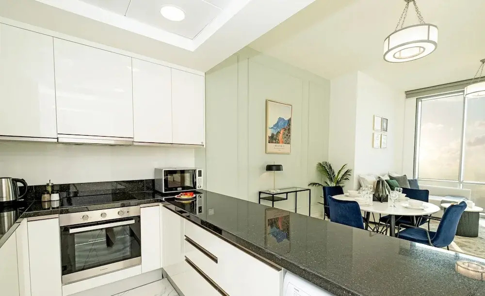 LUX The Elegant Residence Amna Tower