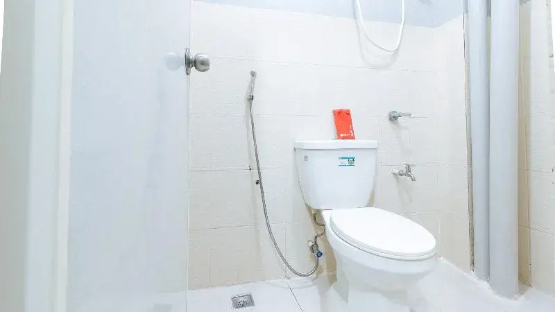 RedDoorz near Pasay Rotonda