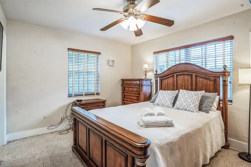 Beautiful Comfy Home With Private Hot Tub Close To Beach home