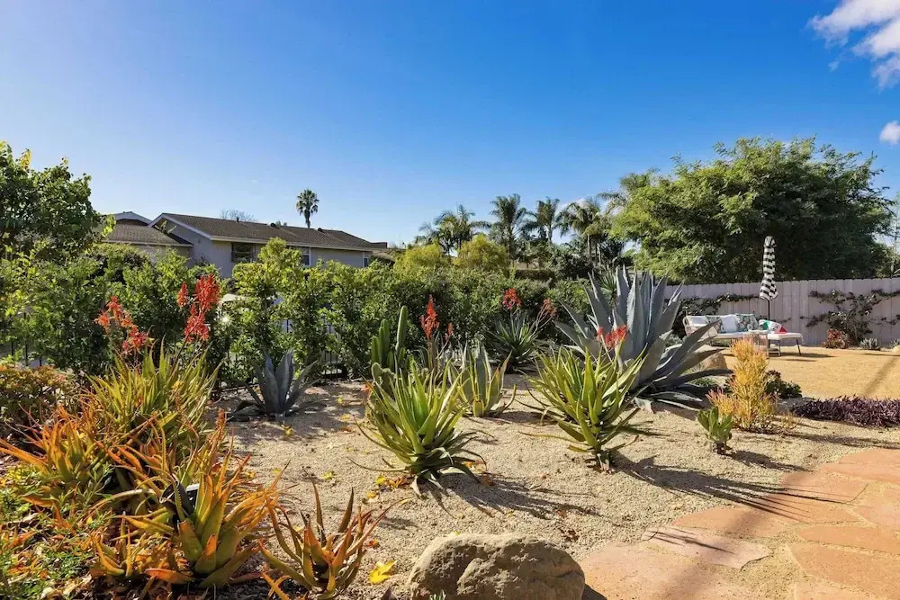 Hummingbird Haven by Avantstay Dog-friendly Near the Beach Huge Yard Hot Tub