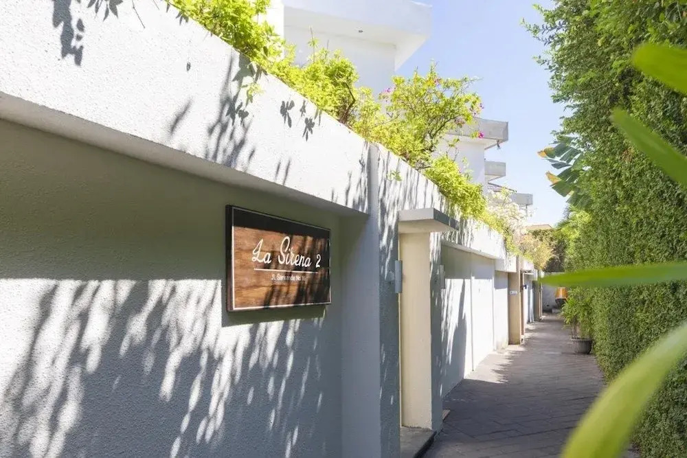 Villa La Sirena 2 Minutes From Beach 3 Bedroom Villa by RedAwning