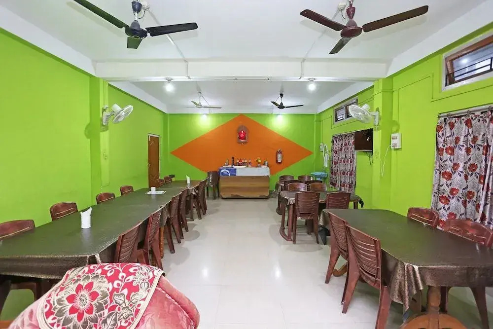 OYO 9800 Shree Krishna Guest House