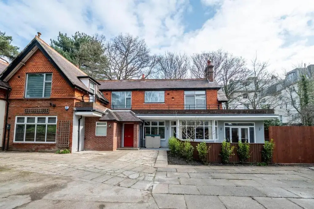 The Manor - Large Luxury home in Bournemouth - Sleeps 12+