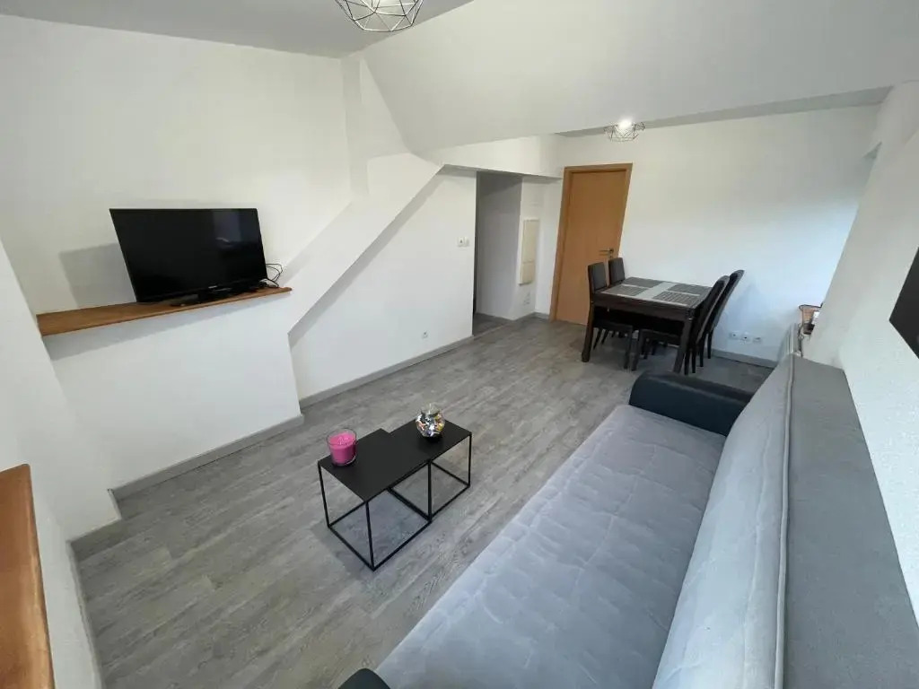 Belfort: Appartement spacieux avec parking gratuit