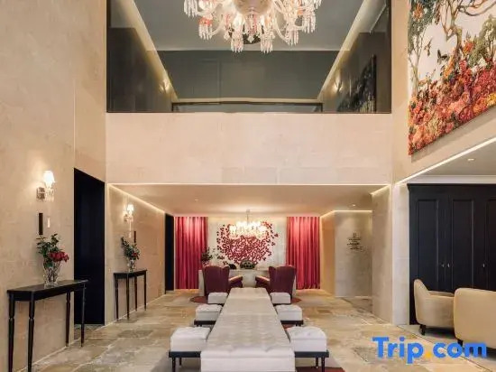 MYTHIC SANA Downtown Suites - New Opening