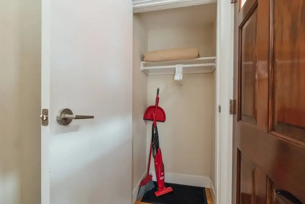 Renovated & Modern Home in Downtown Philly