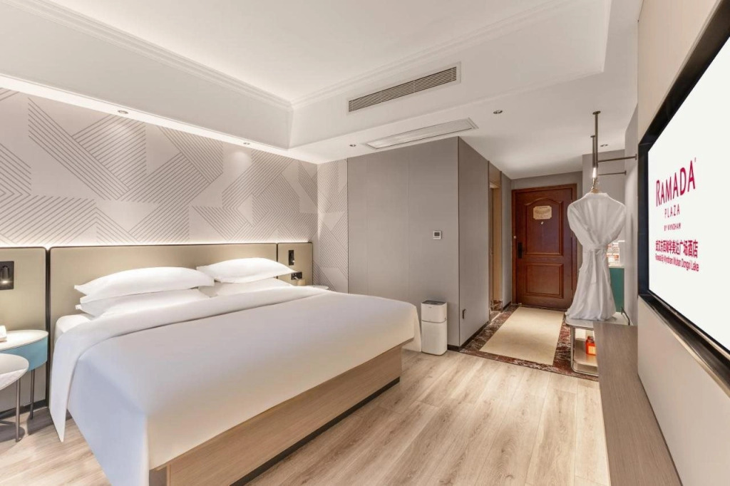Ramada Plaza By Wyndham Wuhan Dongxi Lake