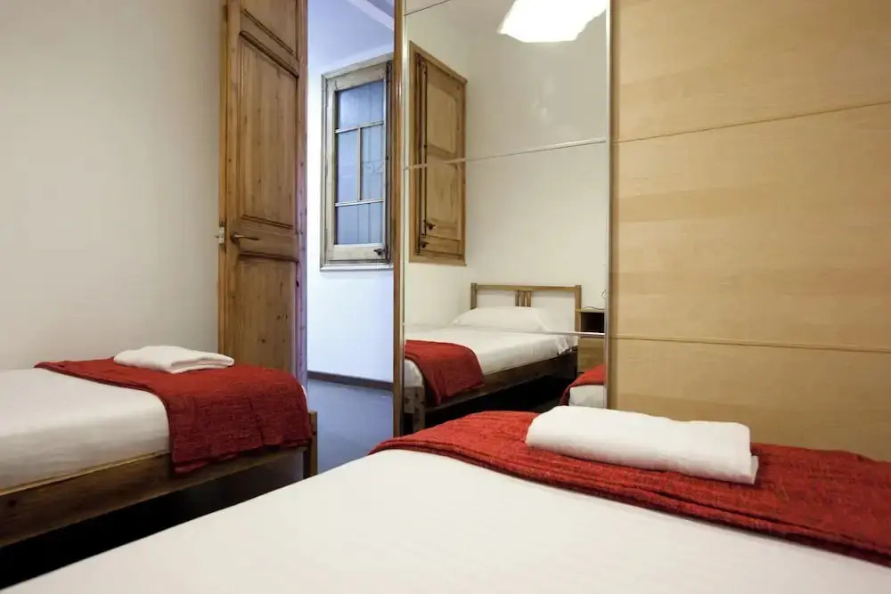 Cozy classic Apartment by Sagrada Familia with free wifi and A/C