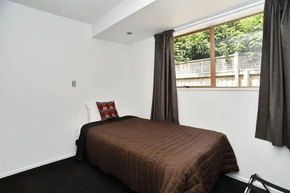 Relaxed 3BR Hideaway - Outdoor Living & Pets - Christchurch Holiday Homes
