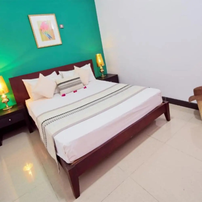 Pereybere Apartment private Balcony (free breakfast)