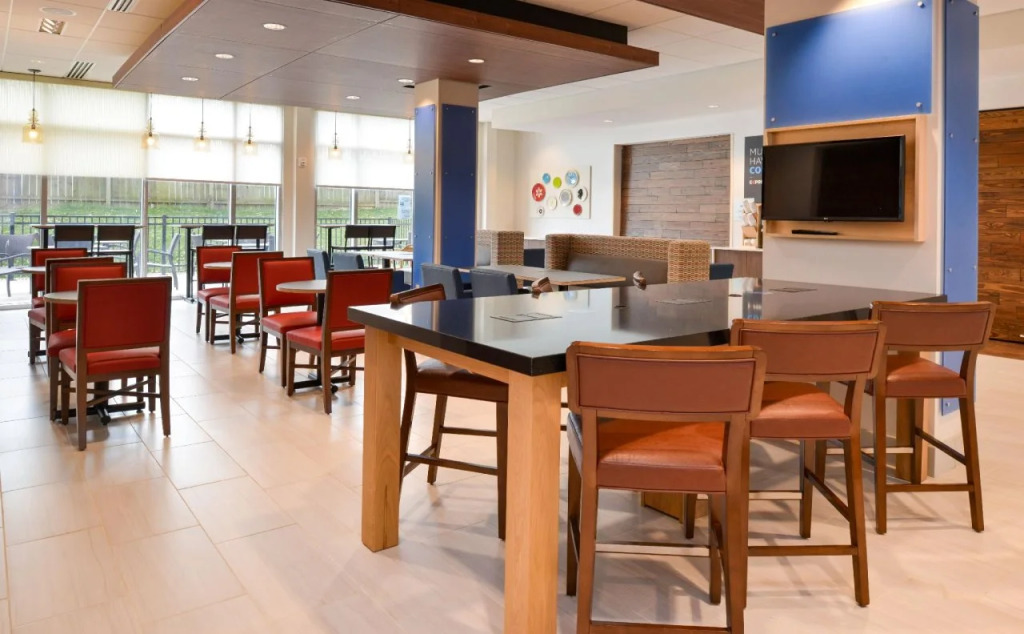 Holiday Inn Express & Suites - Ottumwa by IHG