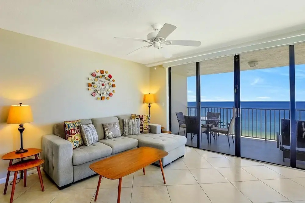 Inviting Beachfront Condo With Pool, spa and Views