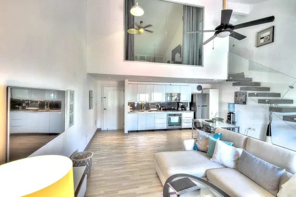 Chic Beach Apartment for Couples S-H203