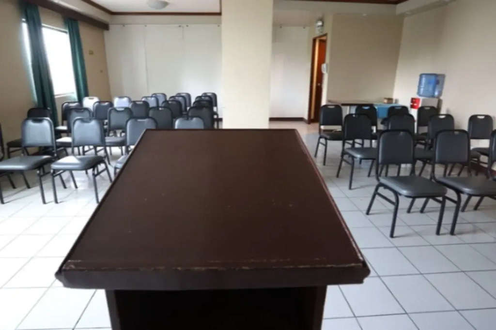 OYO 210 Apple Tree Suites