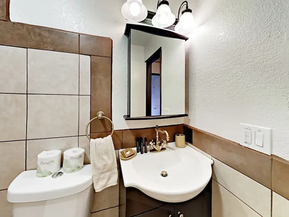 618 Talmadge Home 2 Bedrooms 2 Bathrooms Home
