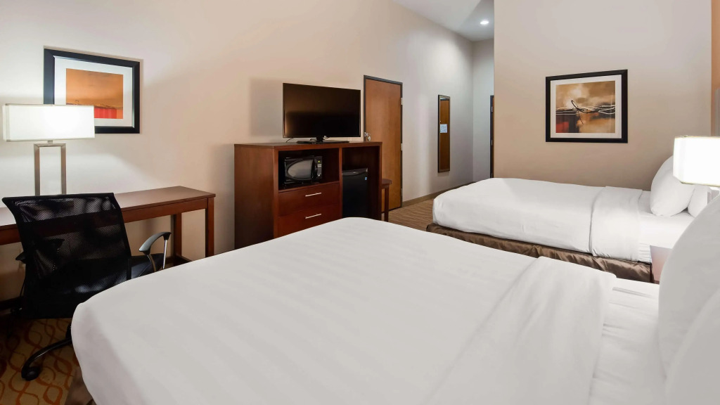 City Express by Marriott Spring