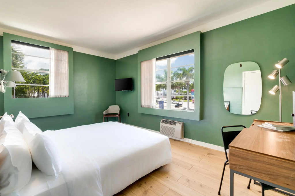 Greenview Hotel By Lowkl
