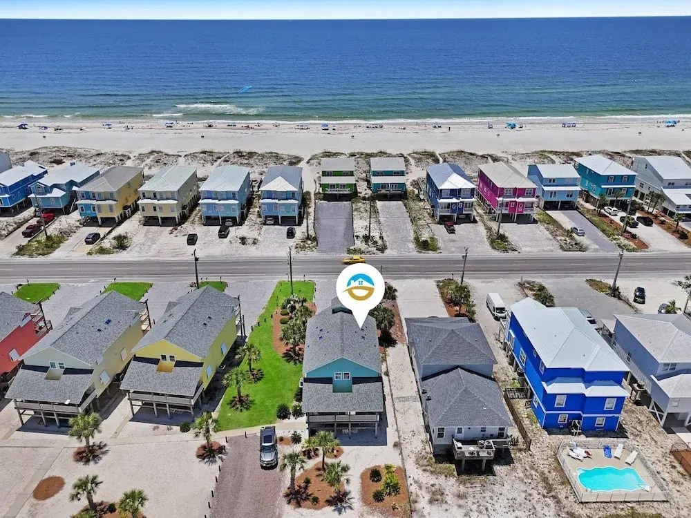 Duplex Beach Home for 6 With Balcony & Resort-style Amenities