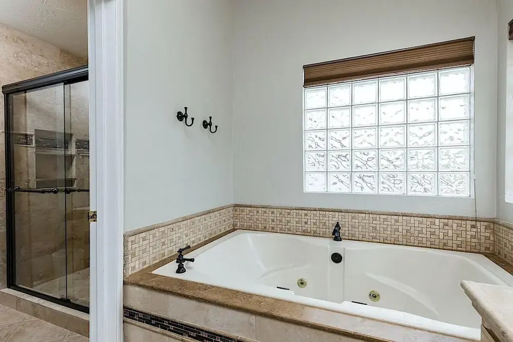 Paradise Retreat 4BR by Casago