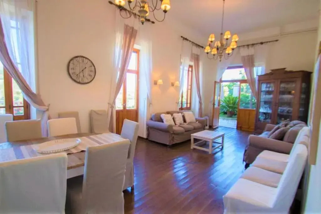 Grande appartamento in Villa con terrazza sul mare